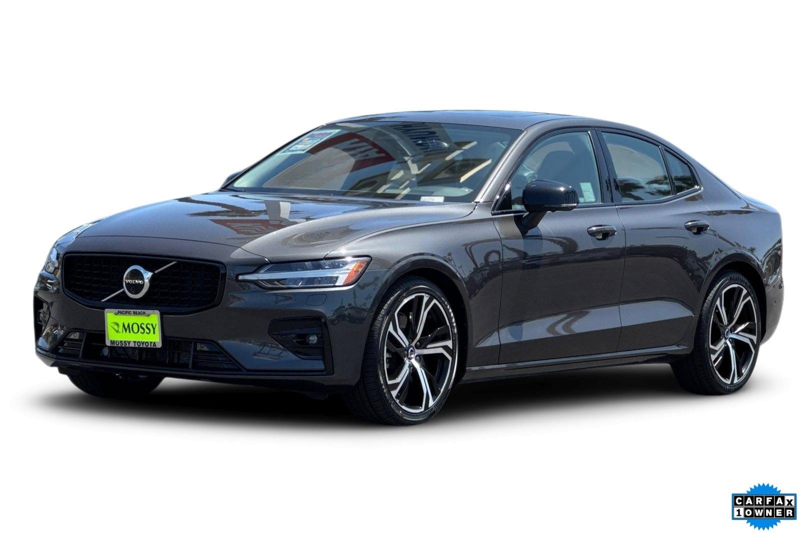 1 placeholder image of  2024 Volvo S60 B5 Plus Dark Theme
