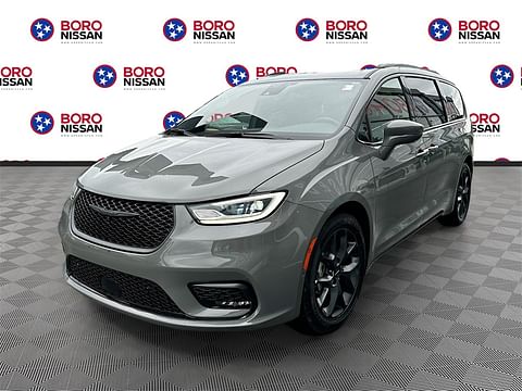 1 image of 2022 Chrysler Pacifica Limited