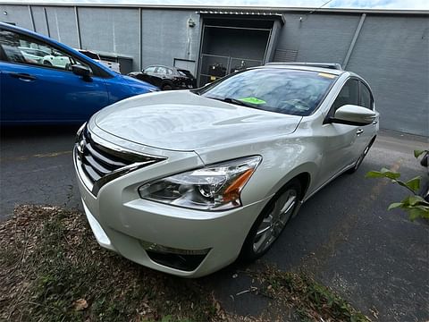 1 image of 2015 Nissan Altima 3.5 SL