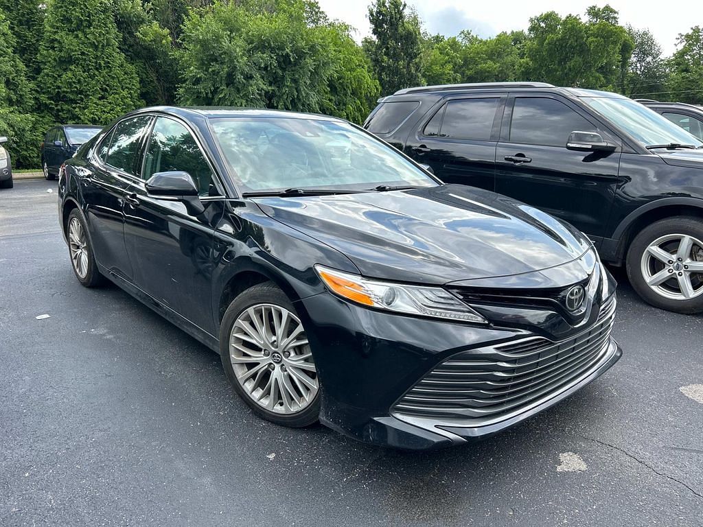 Used 2020 Toyota Camry XLE with VIN 4T1F11AK4LU943725 for sale in Murfreesboro, TN