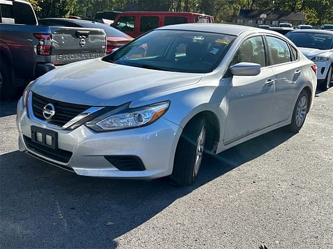 1 image of 2016 Nissan Altima 2.5