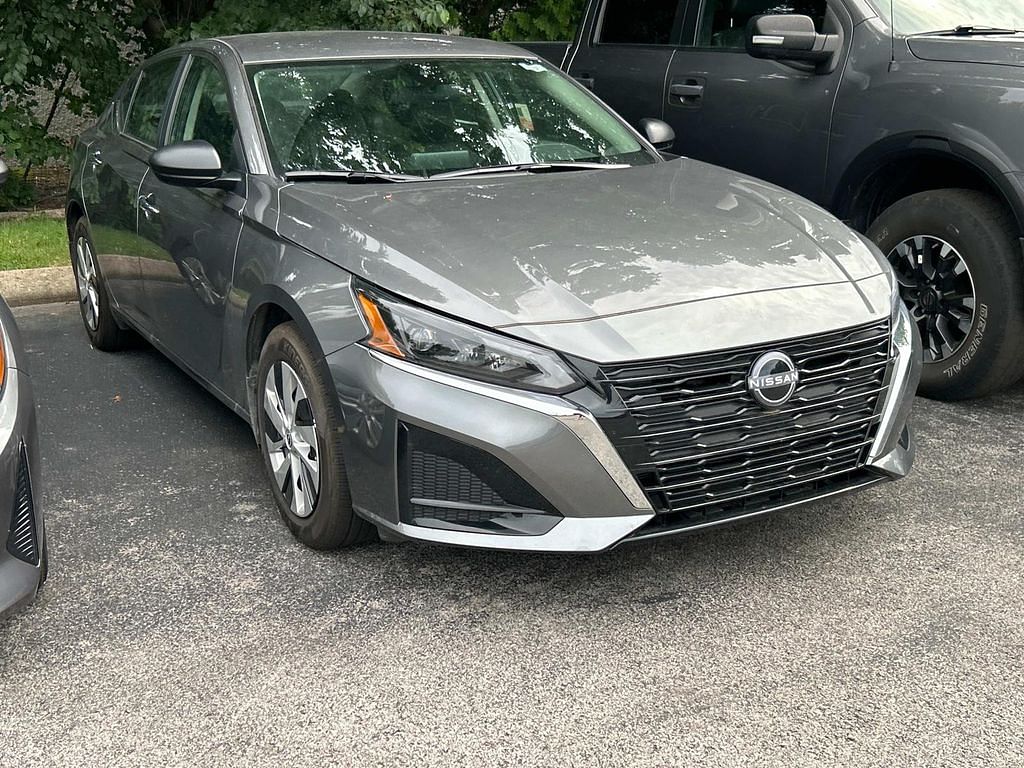 Used 2025 Nissan Altima S with VIN 1N4BL4BV4SN315119 for sale in Murfreesboro, TN
