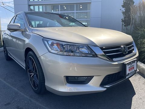 1 image of 2015 Honda Accord Sedan Touring