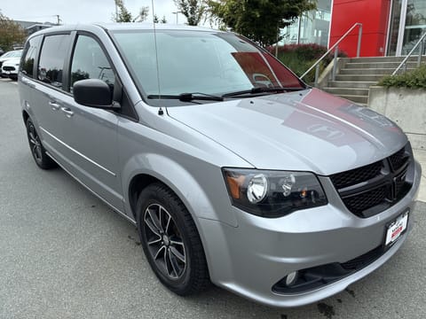 1 image of 2016 Dodge Grand Caravan SXT