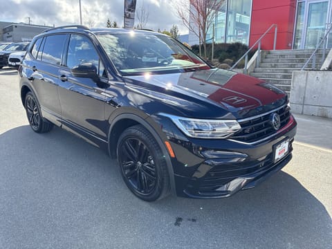1 image of 2022 Volkswagen Tiguan Comfortline R-Line Black Edition