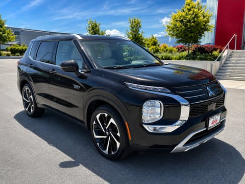 1 image of 2024 Mitsubishi Outlander Plug-In Hybrid SEL