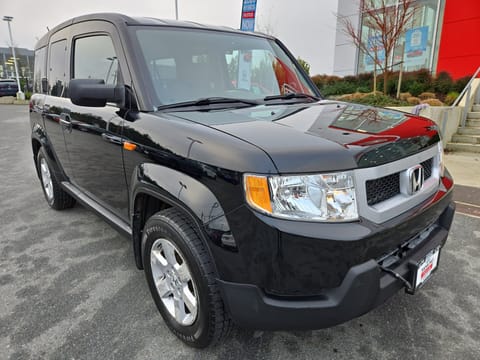 1 image of 2010 Honda Element