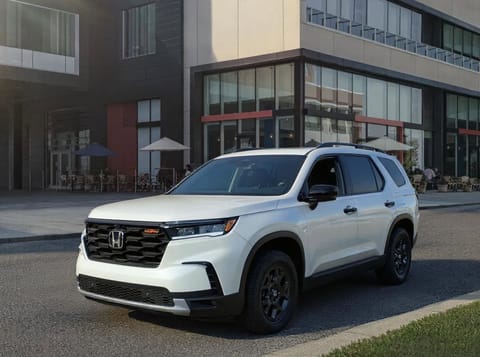 1 image of 2025 Honda Pilot TrailSport