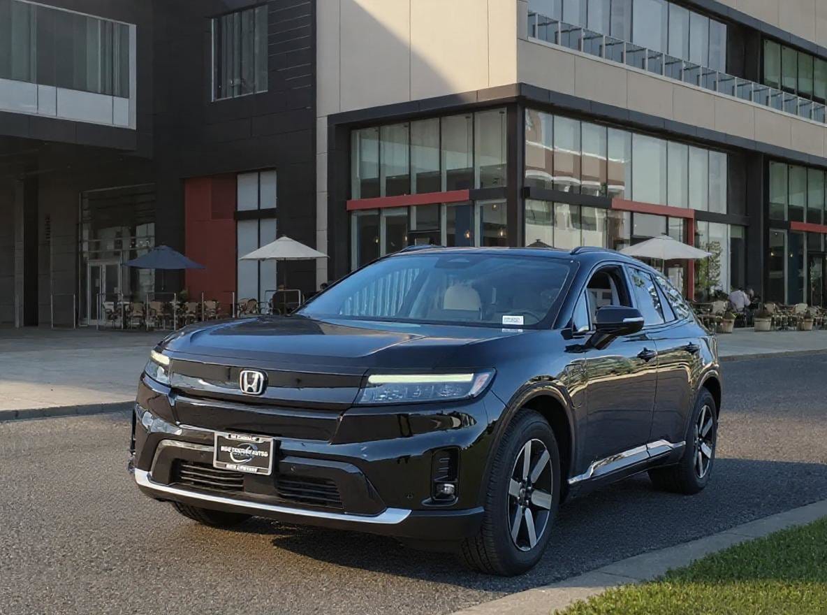 2026 Honda Prologue Touring's photo