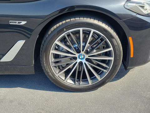 2023 BMW 530e 530e