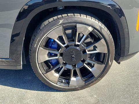 2023 BMW XM Base