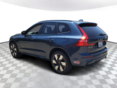 2024 Volvo XC60 Recharge Plug-In Hybrid Plus Dark Theme