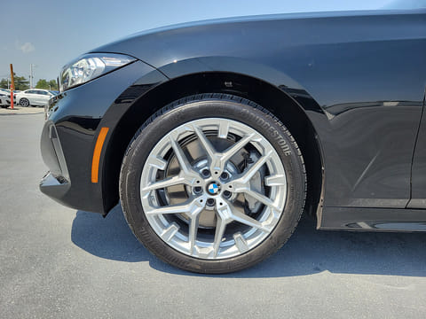 2025 BMW 330i 330i