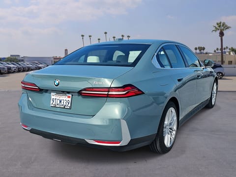 2025 BMW 5 Series 530i
