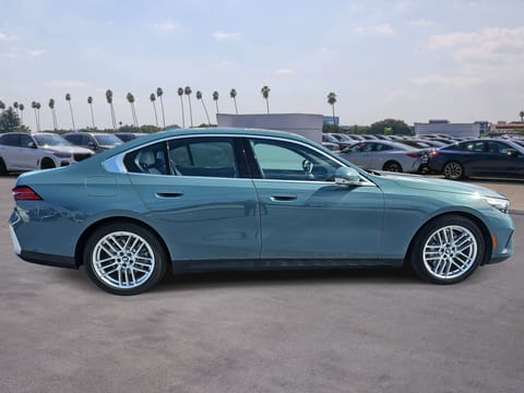 2025 BMW 5 Series 530i