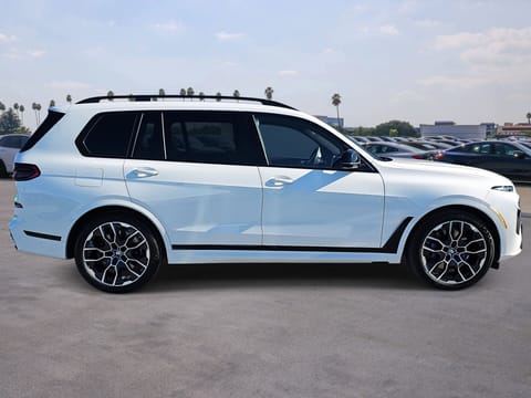 2025 BMW X7 M60i M60i