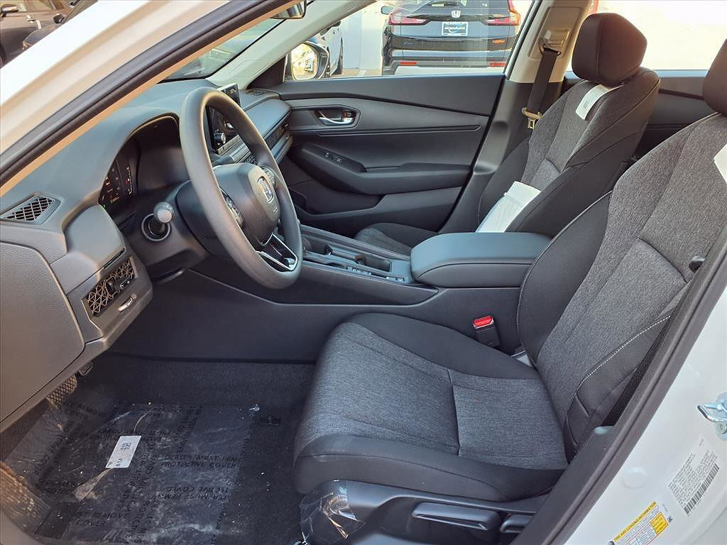 2025 Honda Accord LX - Photo 9