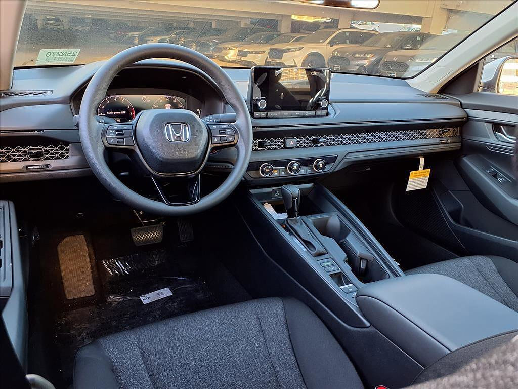 2025 Honda Accord LX - Photo 8