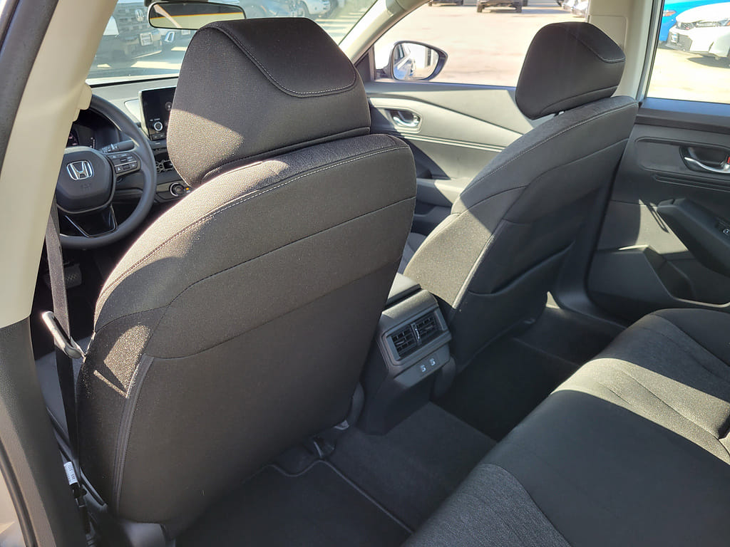 2025 Honda Accord LX - Photo 12