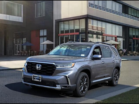 1 image of 2025 Honda Pilot Touring w/HPD Wheels