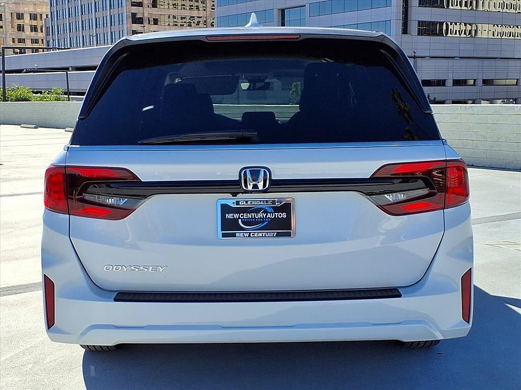 2026 Honda Odyssey EX-L - Photo 5