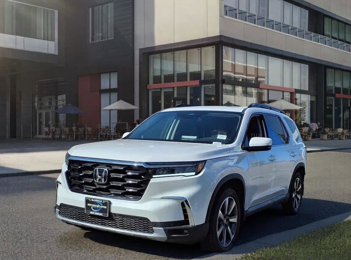 2025 Honda Pilot Touring's photo