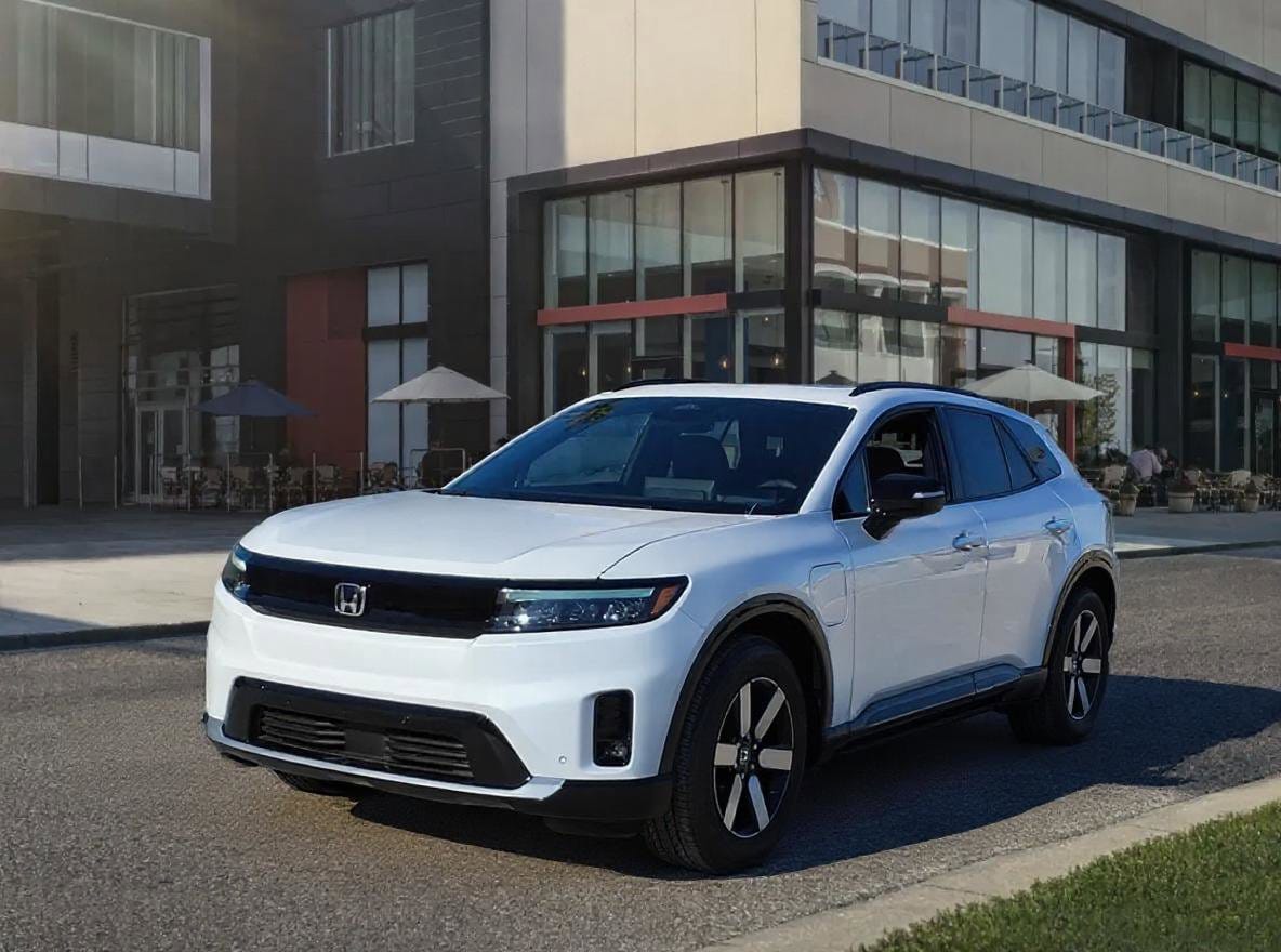 2026 Honda Prologue Touring's photo