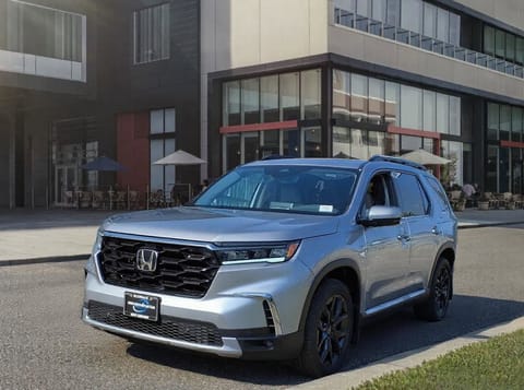 1 image of 2025 Honda Pilot Touring w/HPD Wheels