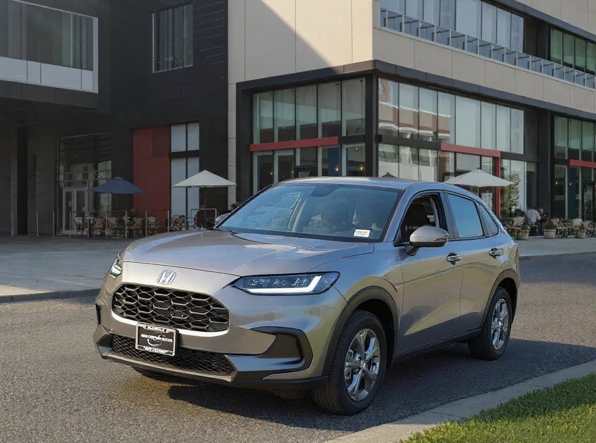 2025 Honda HR-V LX's photo