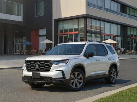 1 image of 2025 Honda Pilot Sport