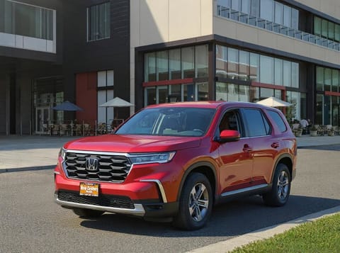 1 image of 2024 Honda Pilot EX-L 7 Passenger