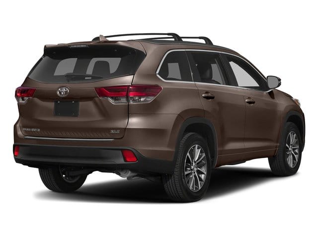 2 thumbnail image of  2018 Toyota Highlander XLE