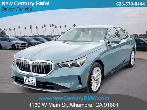 1 image of 2025 BMW 5 Series 530i