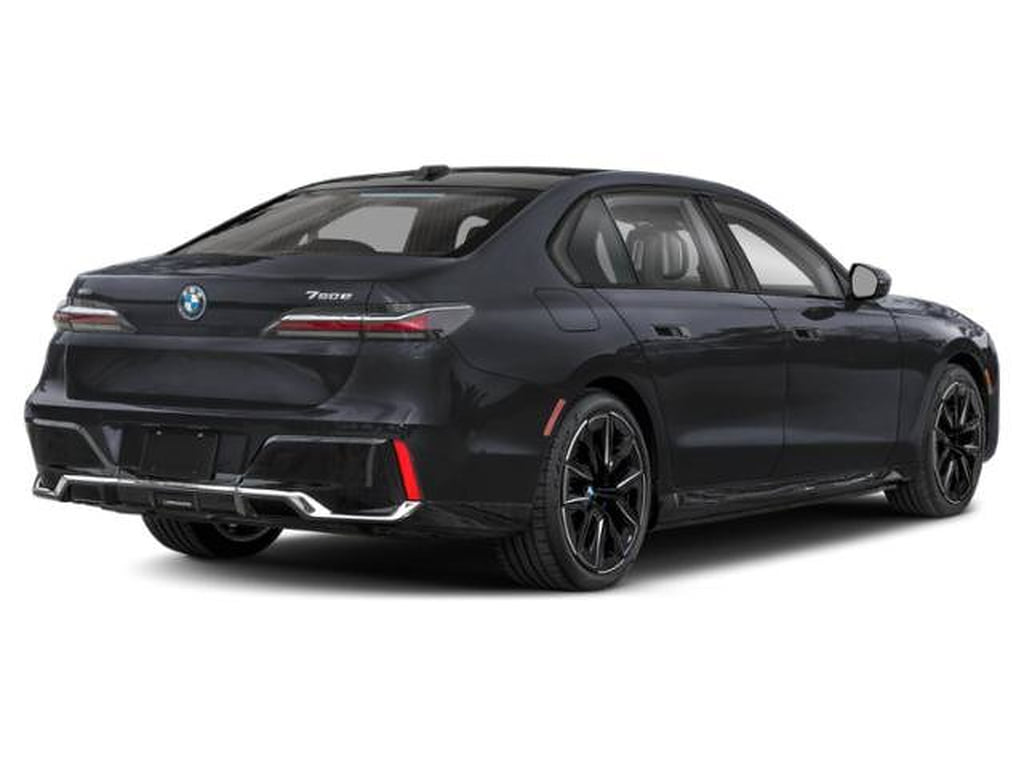 5 thumbnail image of  2026 BMW 750e xDrive xDrive