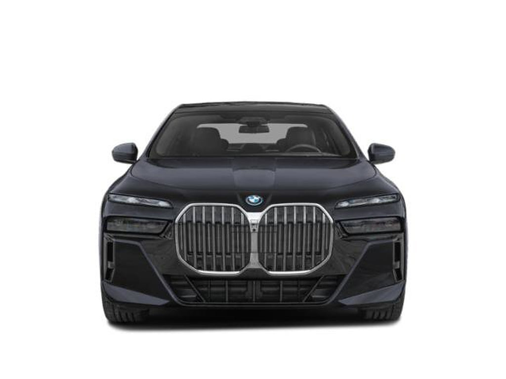 7 thumbnail image of  2026 BMW 750e xDrive xDrive