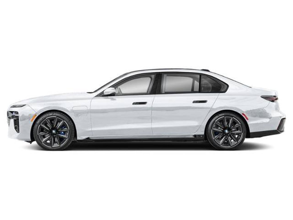 3 thumbnail image of  2026 BMW 750e xDrive xDrive