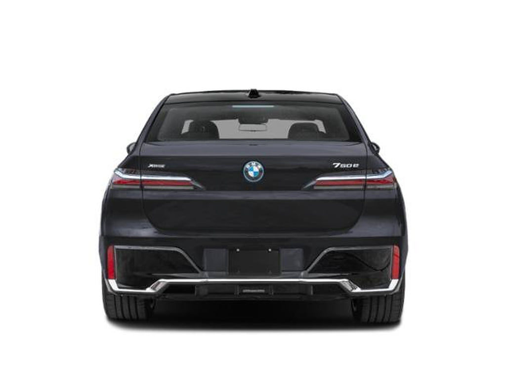 8 thumbnail image of  2026 BMW 750e xDrive xDrive