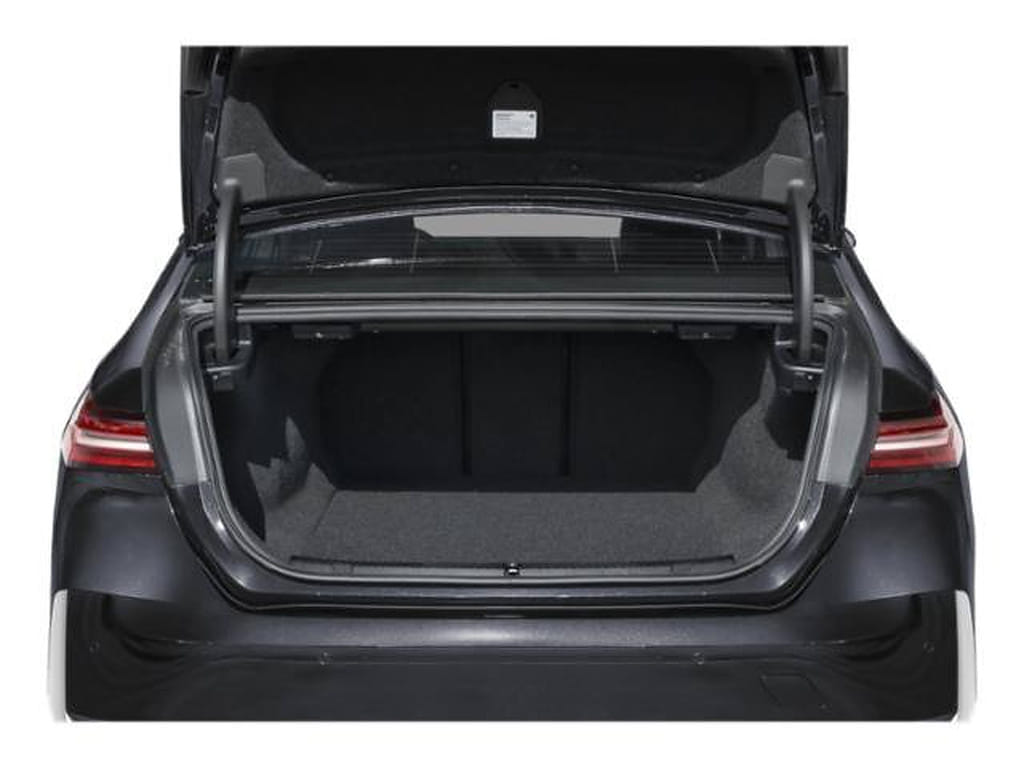 13 thumbnail image of  2026 BMW i5 eDrive40