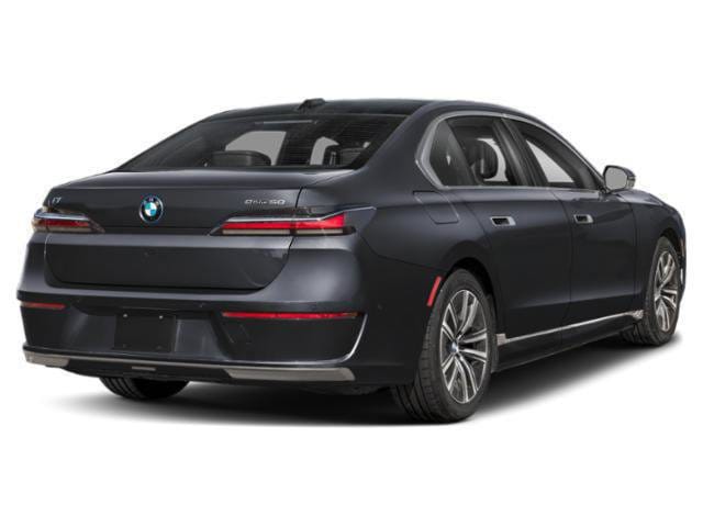 3 thumbnail image of  2026 BMW i7 eDrive50