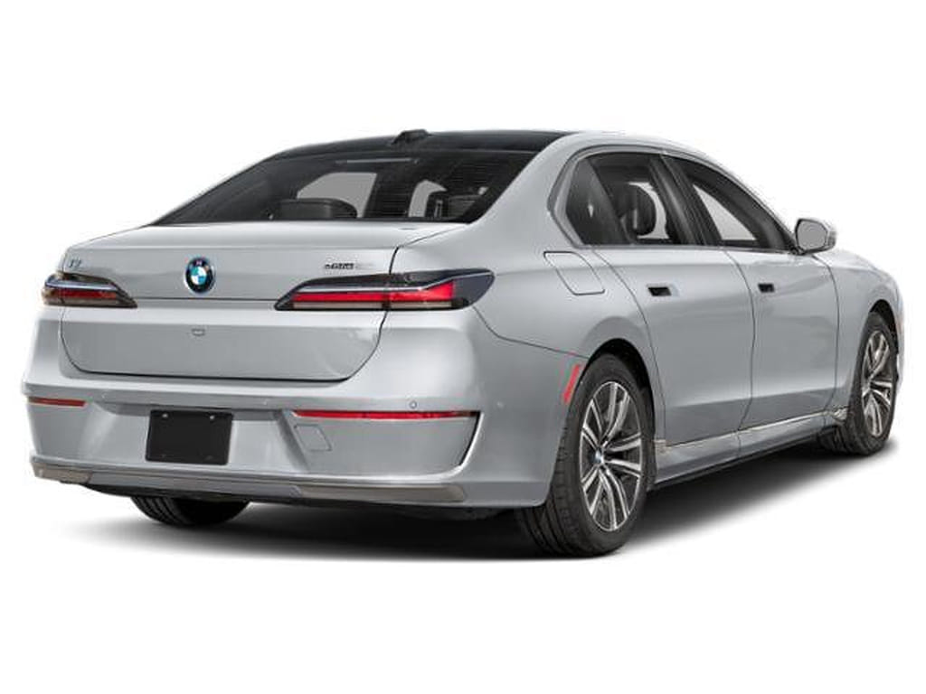 3 thumbnail image of  2026 BMW i7 eDrive50
