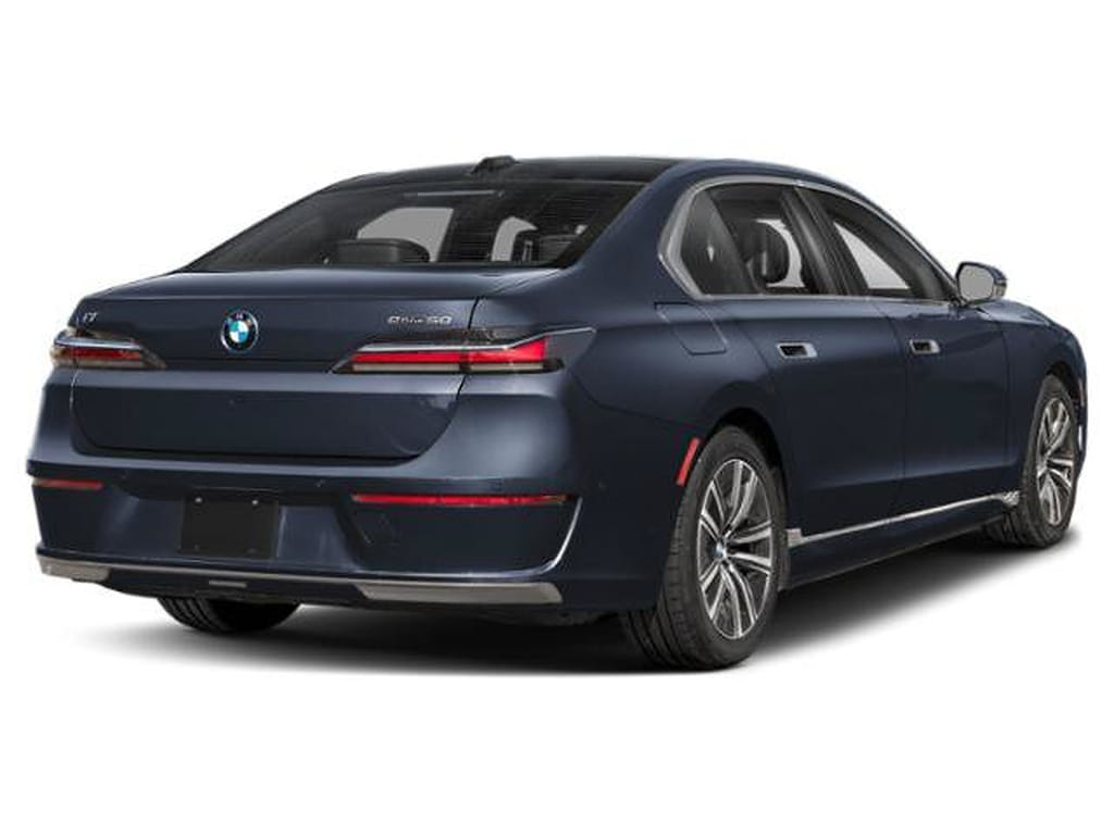 2 thumbnail image of  2026 BMW i7 eDrive50