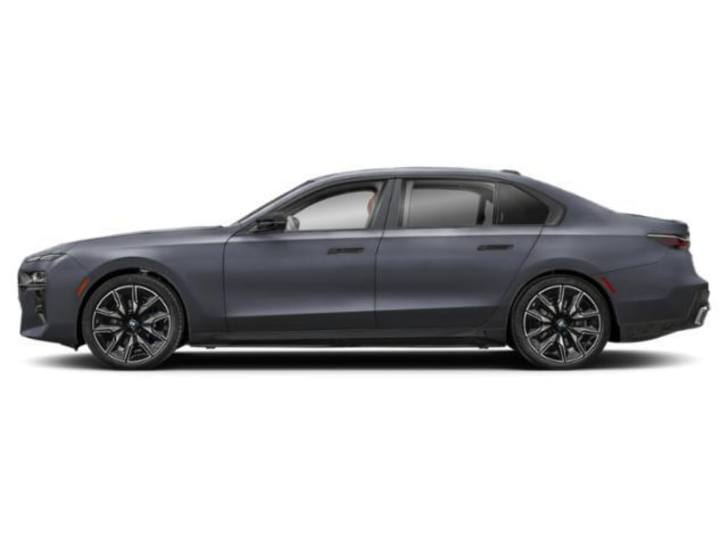2 thumbnail image of  2026 BMW i7 M70