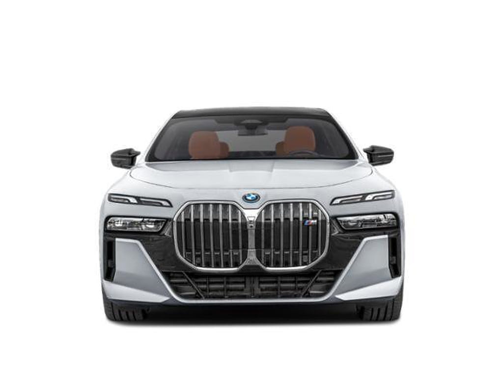 4 thumbnail image of  2026 BMW i7 M70