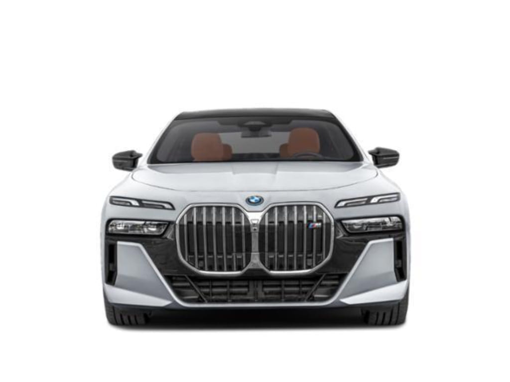 4 thumbnail image of  2026 BMW i7 M70