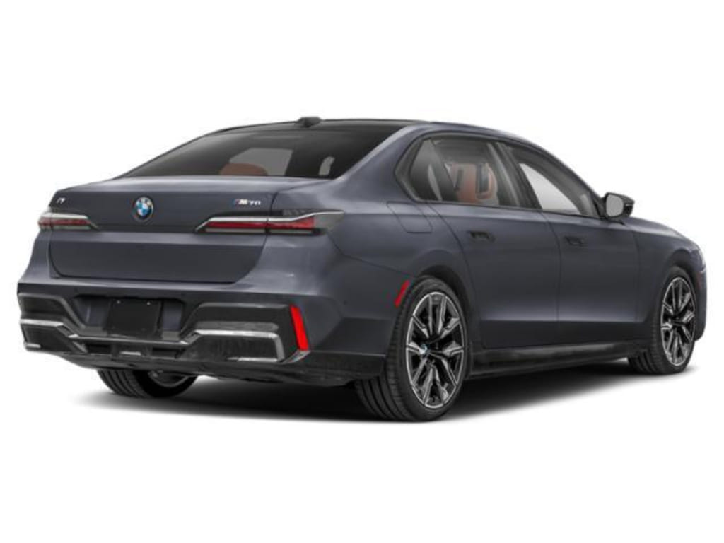 3 thumbnail image of  2026 BMW i7 M70