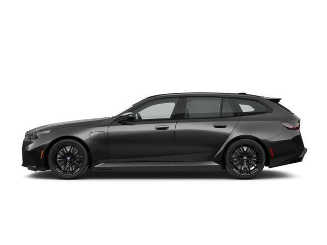 12 thumbnail image of  2026 BMW M5 Touring