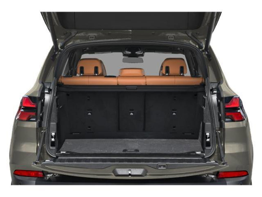 10 thumbnail image of  2026 BMW X5 sDrive40i sDrive40i