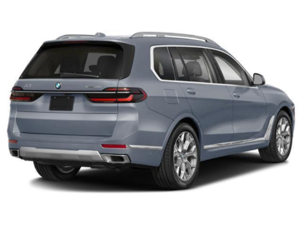 3 thumbnail image of  2026 BMW X7 xDrive40i xDrive40i