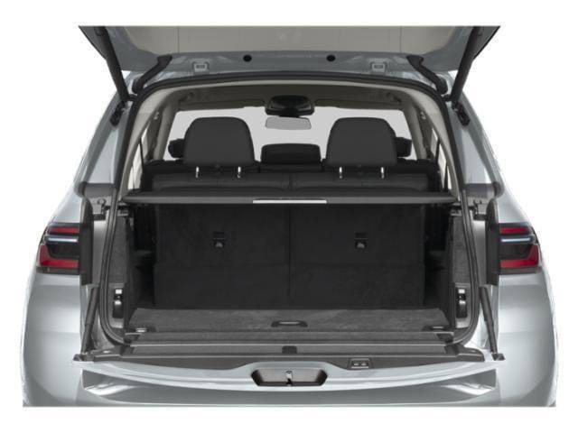 10 thumbnail image of  2026 BMW X7 xDrive40i