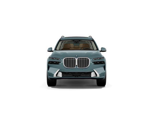 2 thumbnail image of  2026 BMW X7 xDrive40i